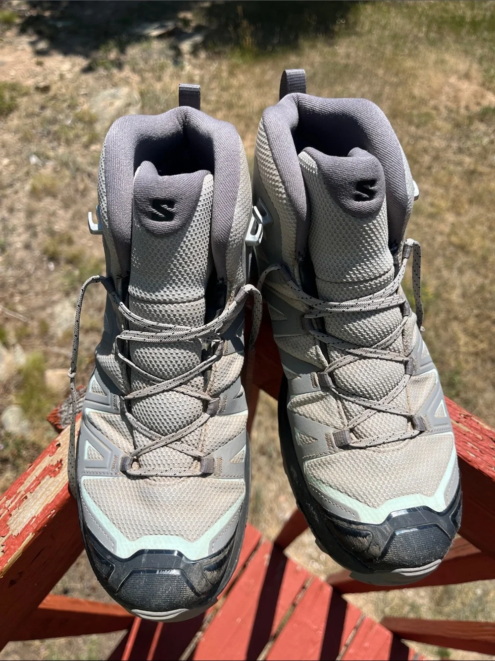 Salomon Women’s X Ultra Flare Mid Gore-Tex Hiking Shoe